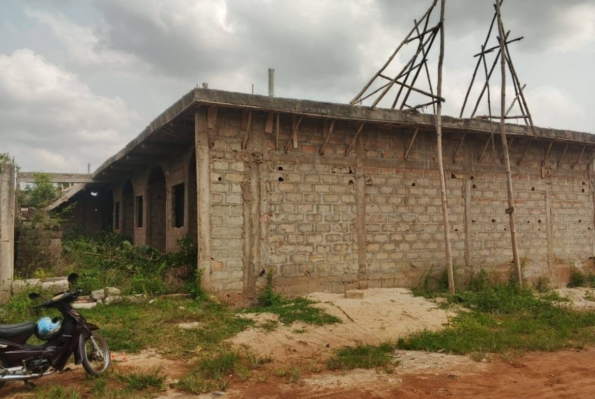 Maison locative inachevée à Calavi Gbétagbo