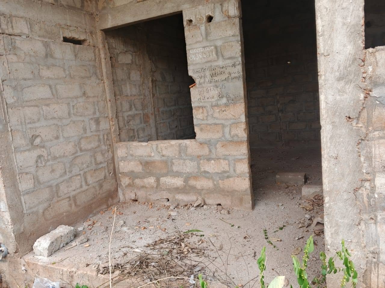 Maison locative inachevée à Calavi Gbétagbo 3