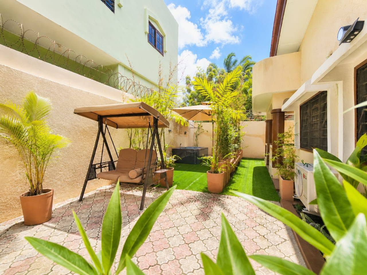 Maison meublée premium avec jacuzzi à Akogbato 9 Maison meublée premium avec jacuzzi à Akogbato 9