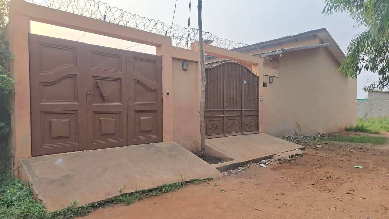 Maisons locatives à vendre à Togba Houéga 3