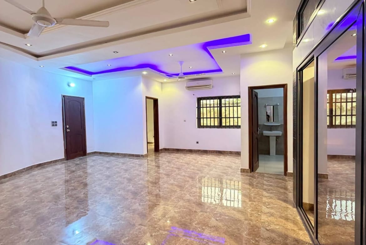 Villa 3 chambres à Fidjrossè Akogbato 12