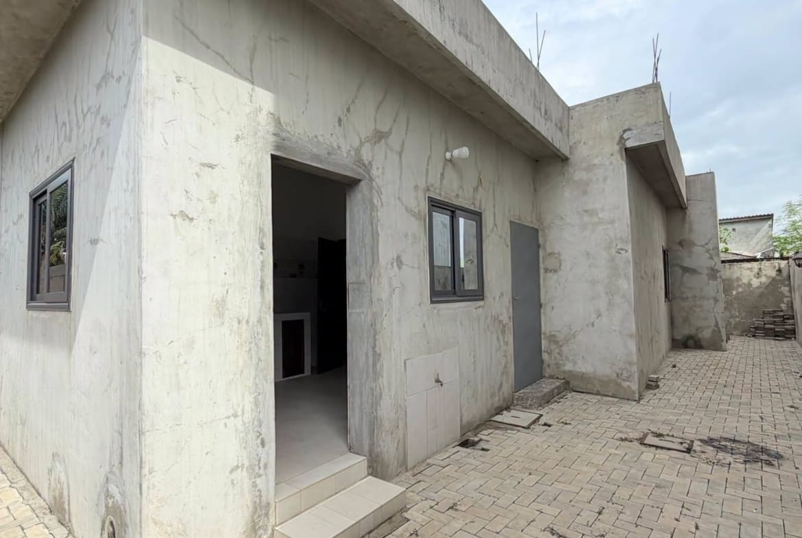 Villa 3 chambres à Fidjrossè Akogbato 13