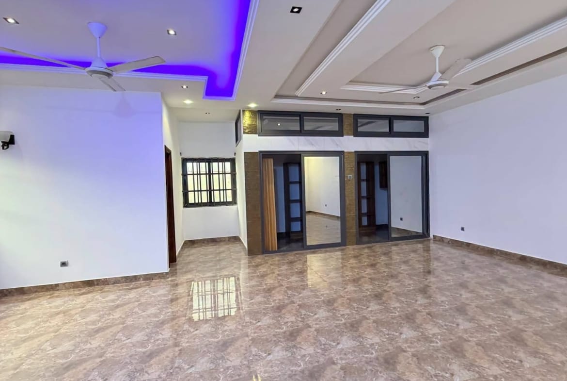 Villa 3 chambres à Fidjrossè Akogbato 14