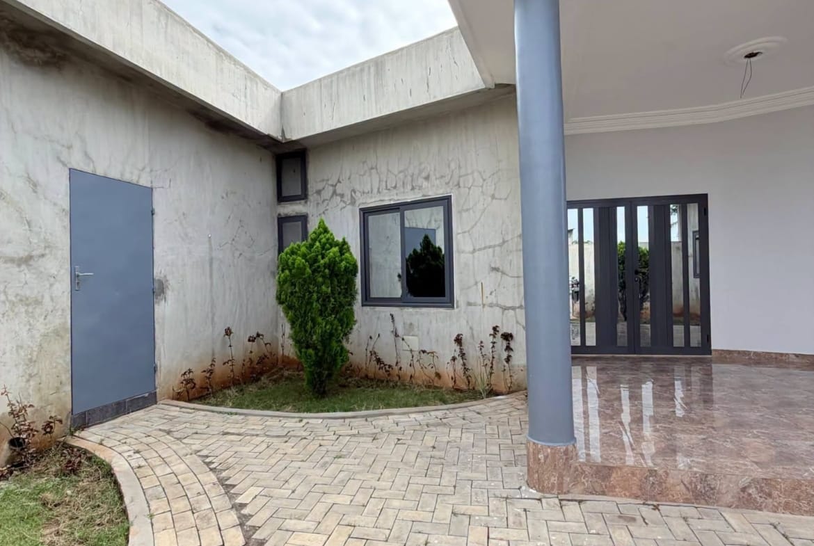 Villa 3 chambres à Fidjrossè Akogbato 16