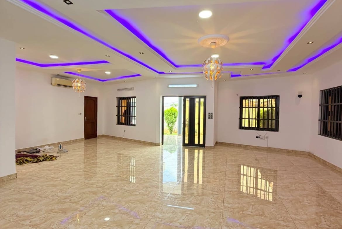 Villa 3 chambres à Fidjrossè Akogbato 2