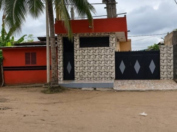 Villa 3 chambres avec boutique à vendre à Gbodjè Djèkpota