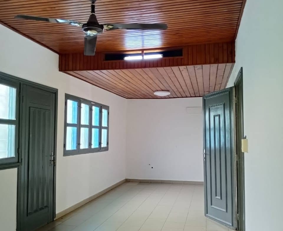 Villa 4 chambres à Camp Guézo 4