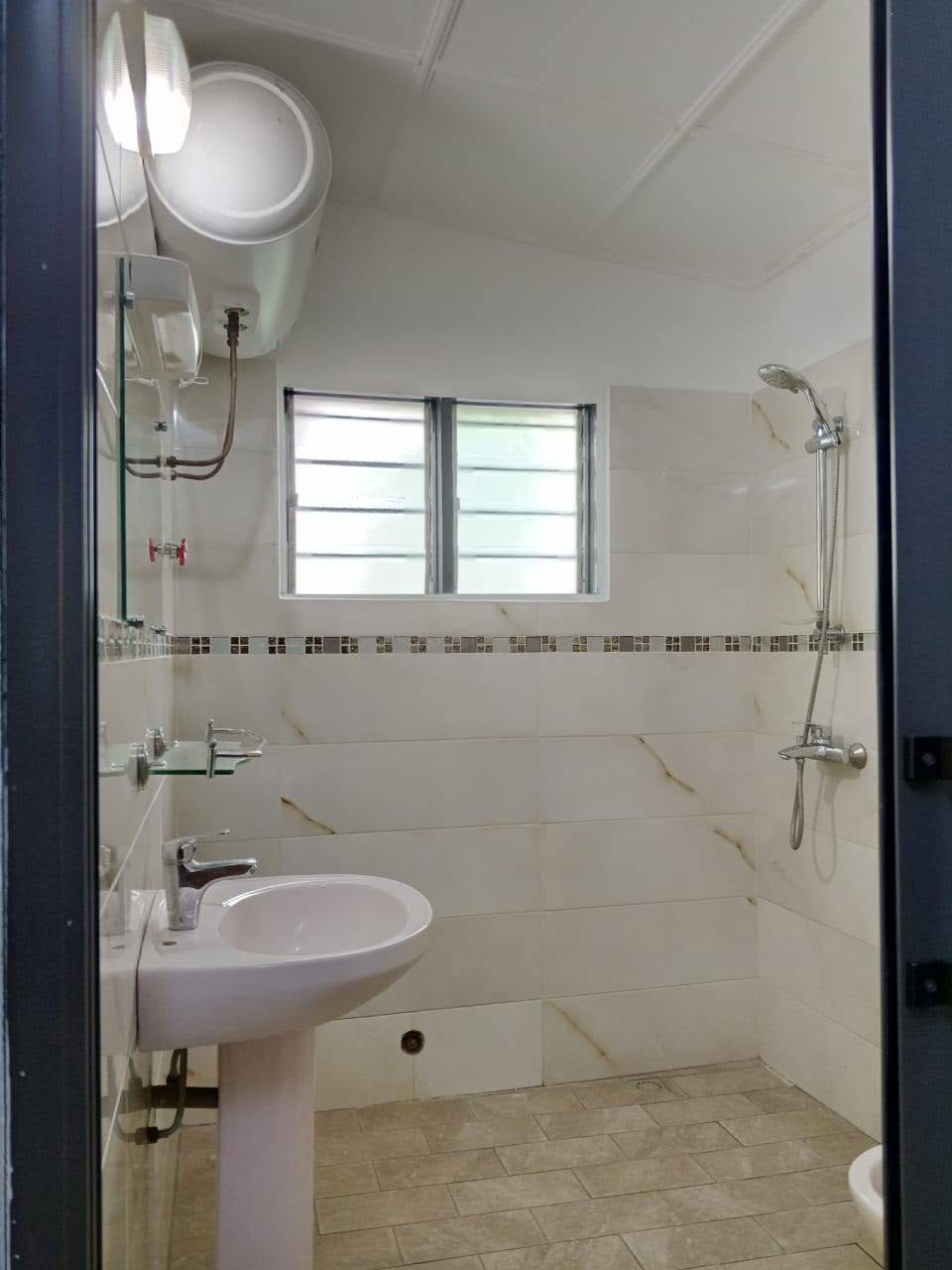 Villa 4 chambres à Camp Guézo 9 Villa 4 chambres à Camp Guézo 9