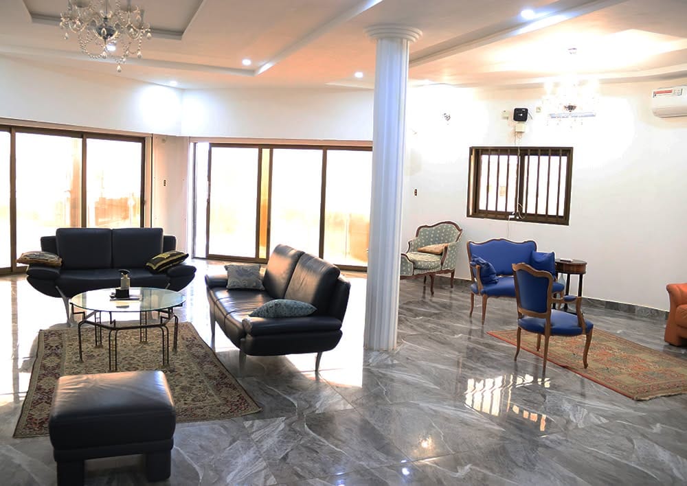 Villa avec piscine en bord de mer à Baguida Lomé 3