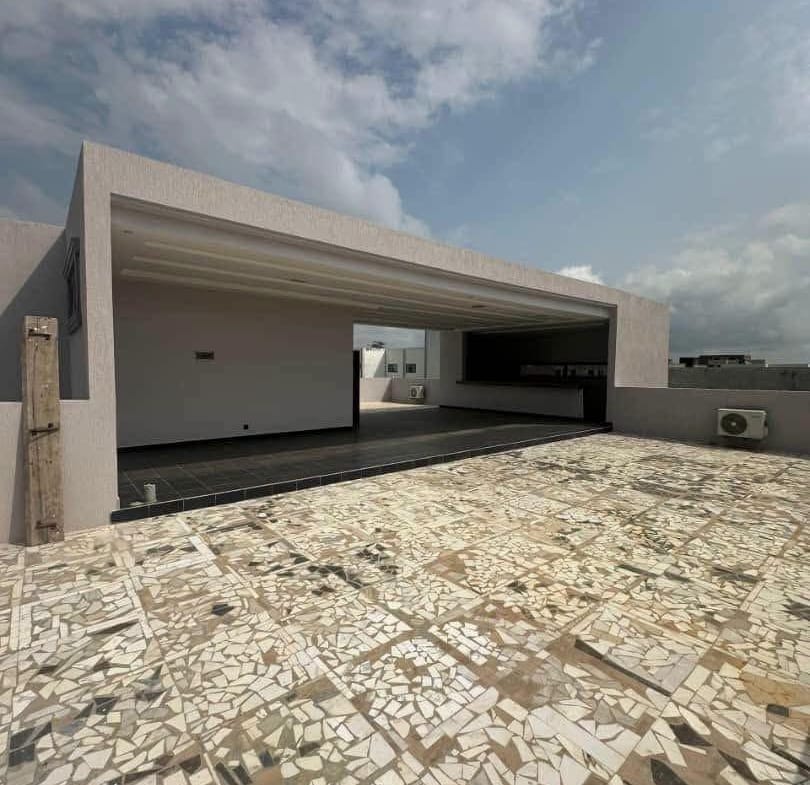 Villa de luxe avec piscine à Akpakpa CEN SAD 10