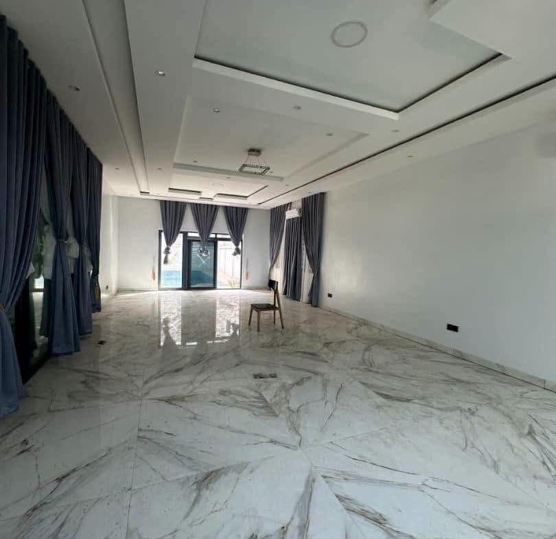 Villa de luxe avec piscine à Akpakpa CEN SAD 11