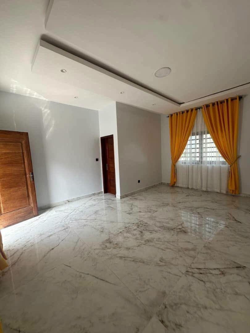 Villa de luxe avec piscine à Akpakpa CEN SAD 4