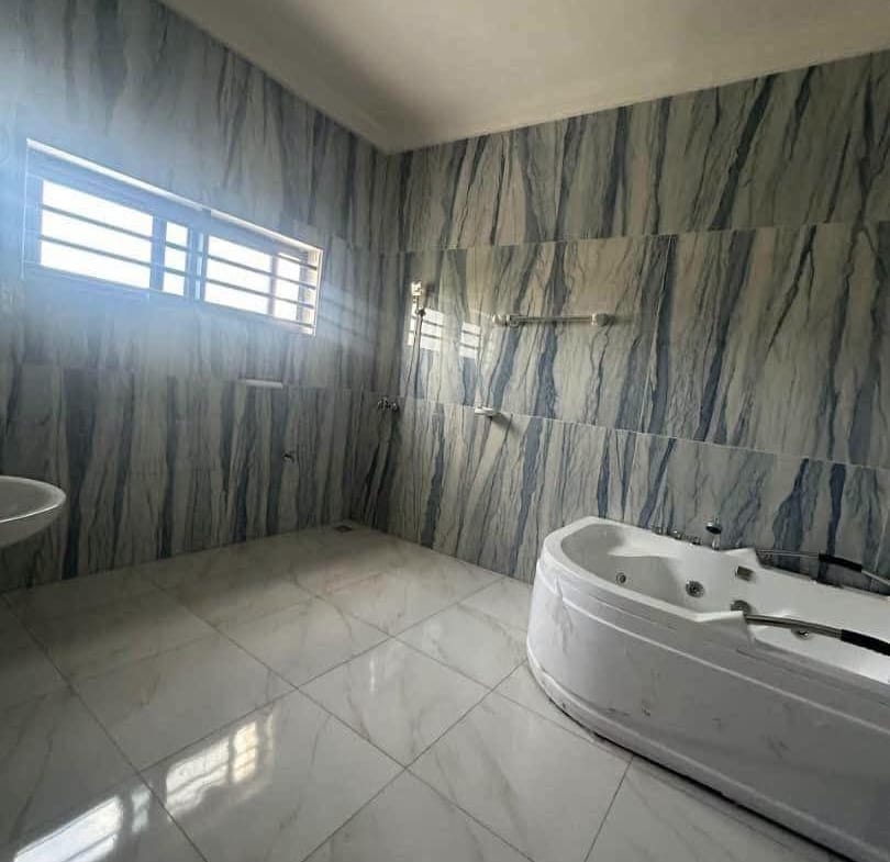 Villa de luxe avec piscine à Akpakpa CEN SAD 6