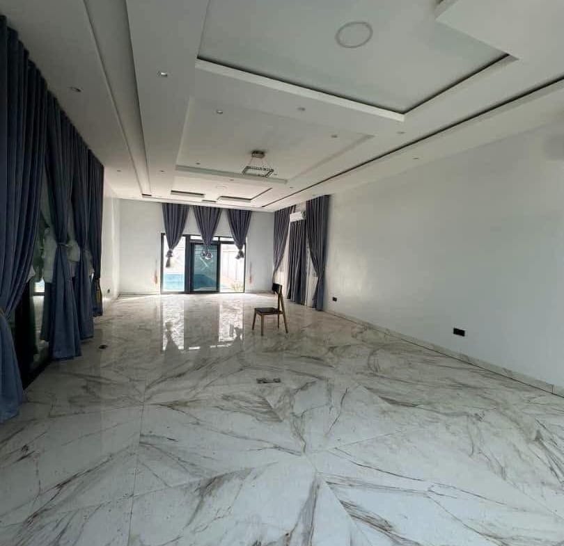 Villa de luxe avec piscine à Akpakpa CEN SAD 7