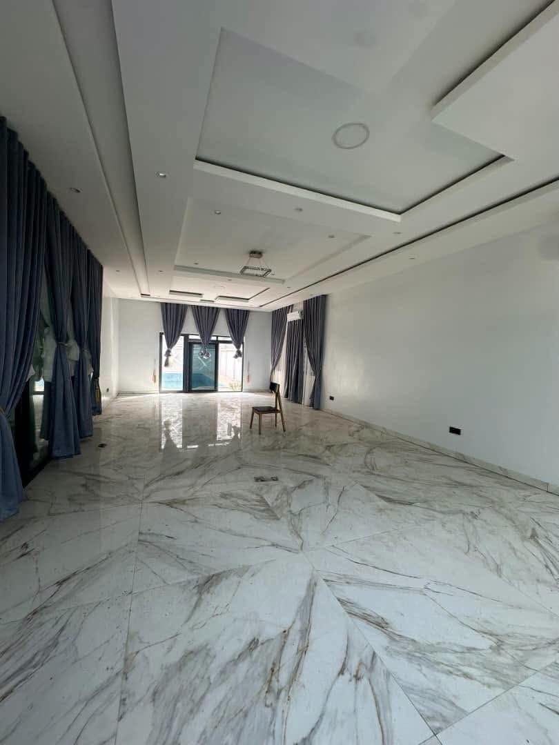 Villa de luxe avec piscine à Akpakpa CEN SAD 7