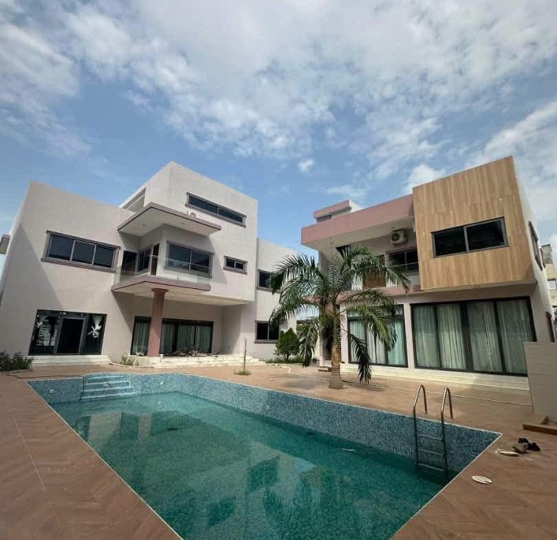 Villa de luxe avec piscine à Akpakpa CEN SAD