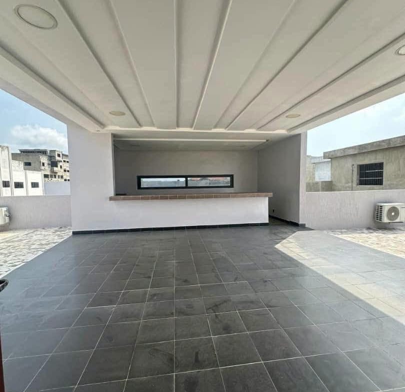Villa de luxe avec piscine à Akpakpa CEN SAD 9