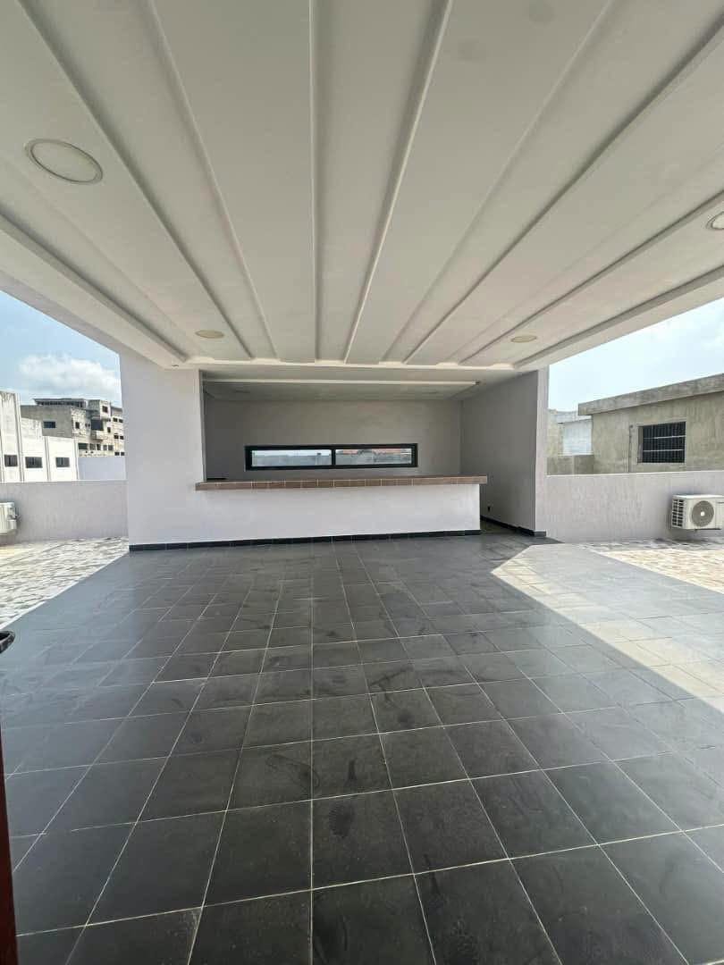 Villa de luxe avec piscine à Akpakpa CEN SAD 9