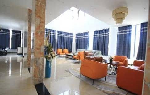Villa de prestige avec piscine et vue sur mer à Fidjrossè Plage 3