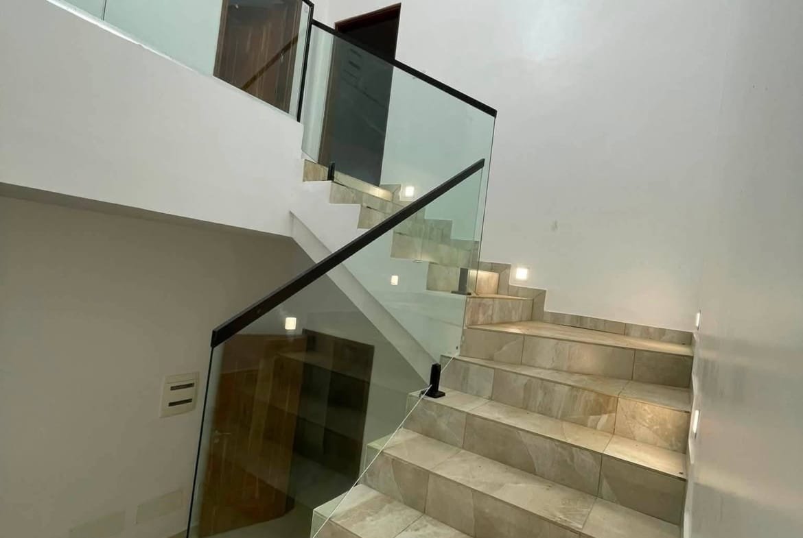 Villa de prestige avec sous sol à vendre à Calavi Zopah 10