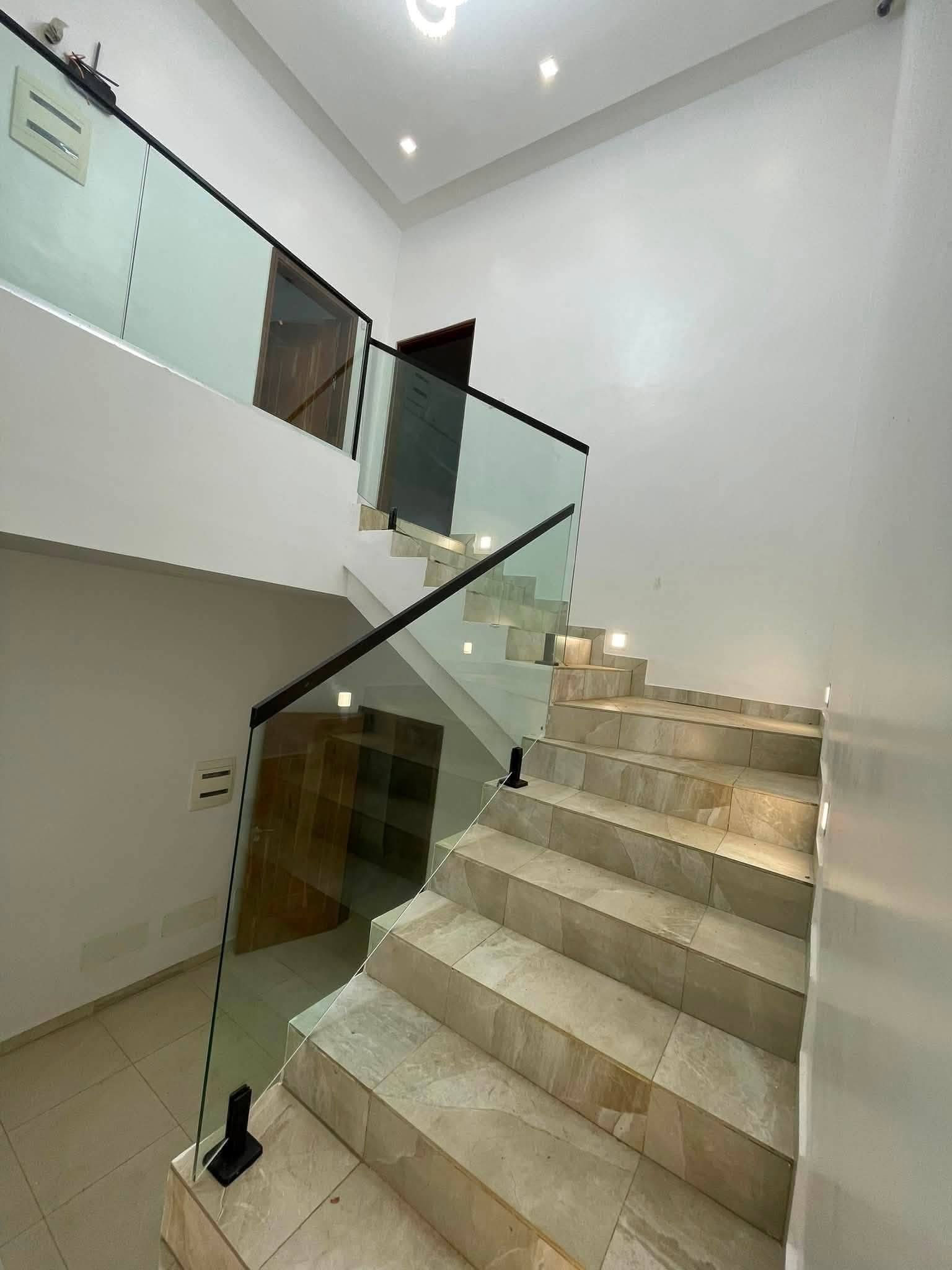 Villa de prestige avec sous sol à vendre à Calavi Zopah 10