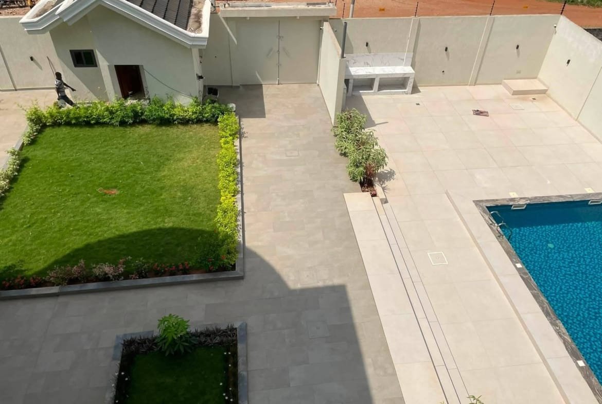 Villa de prestige avec sous sol à vendre à Calavi Zopah 2