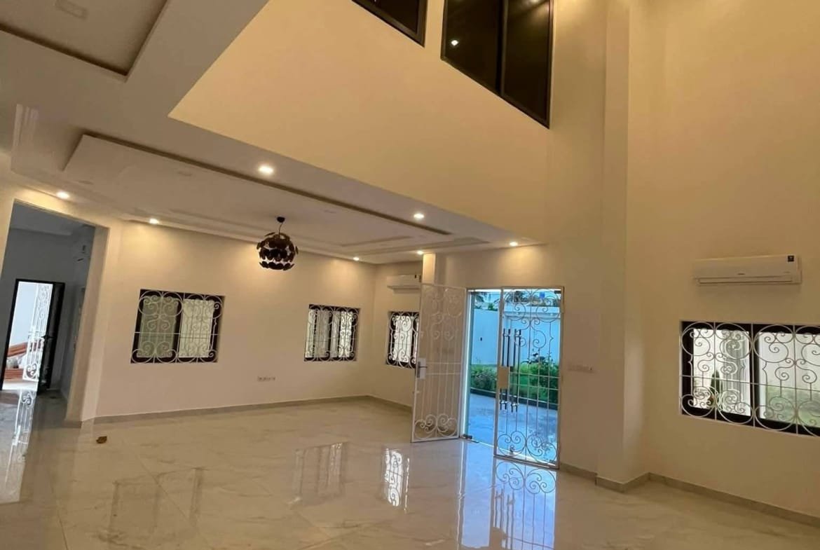 Villa de prestige avec sous sol à vendre à Calavi Zopah 4