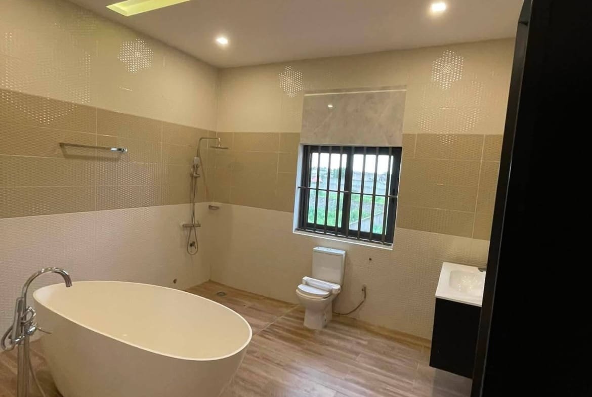 Villa de prestige avec sous sol à vendre à Calavi Zopah 8
