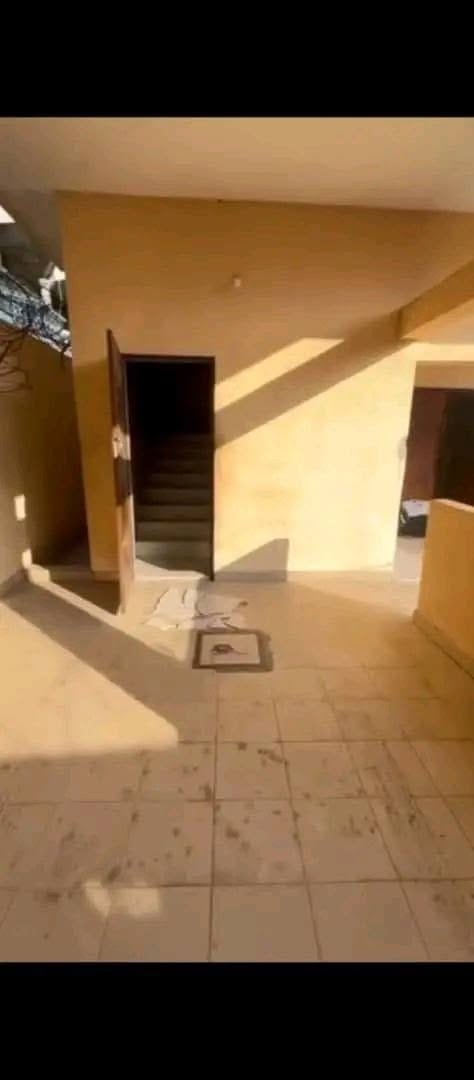 Villa de style américain à vendre à Aïdjèdo 2