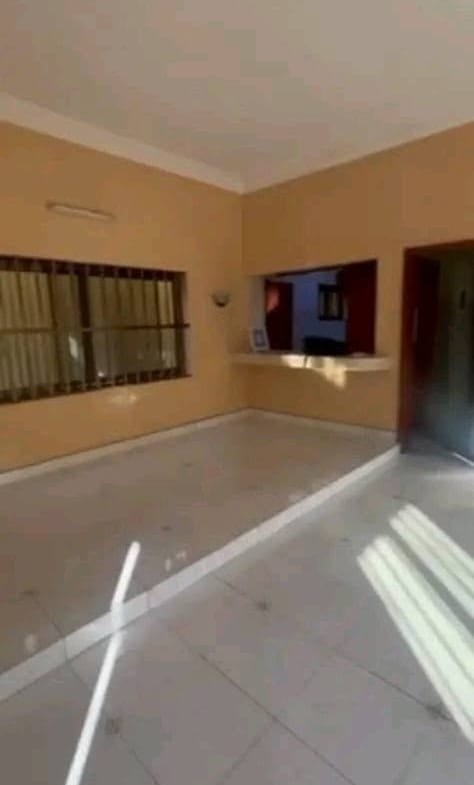 Villa de style américain à vendre à Aïdjèdo 3