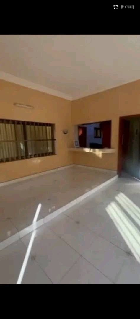 Villa de style américain à vendre à Aïdjèdo 3