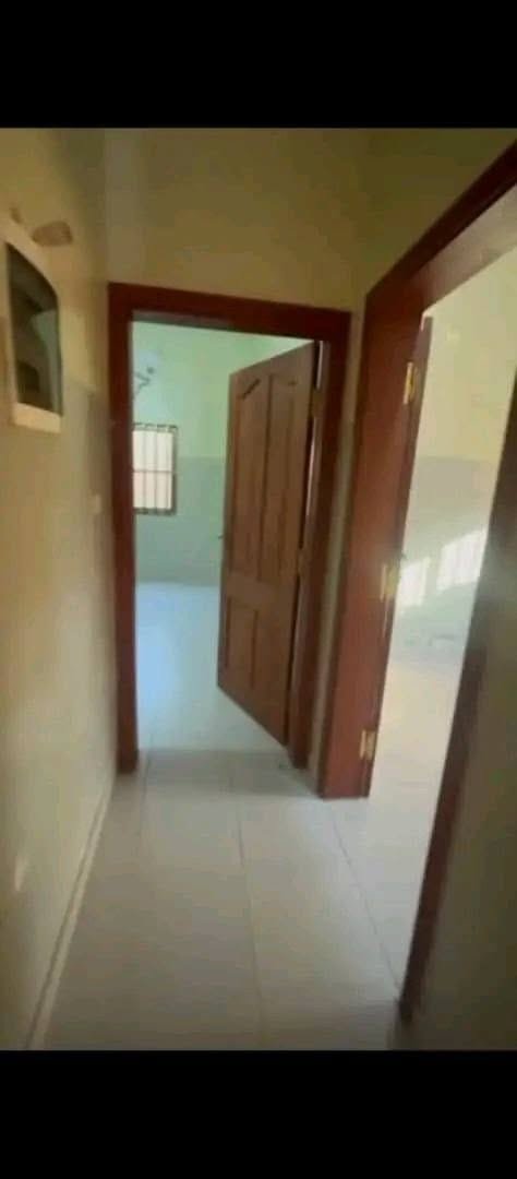 Villa de style américain à vendre à Aïdjèdo 4
