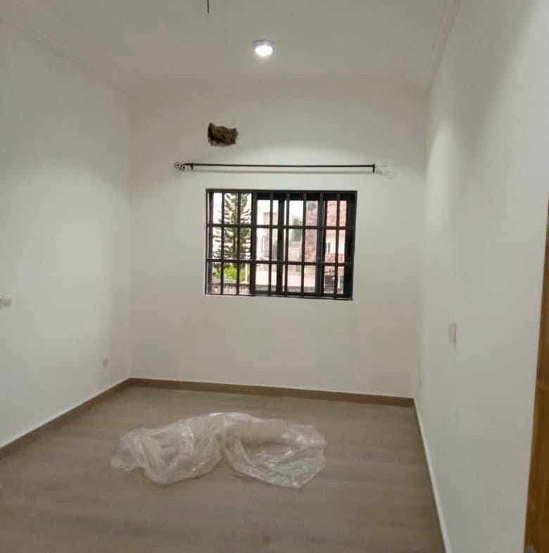 Villa duplex 4 chambres à Akpakpa Jack 4