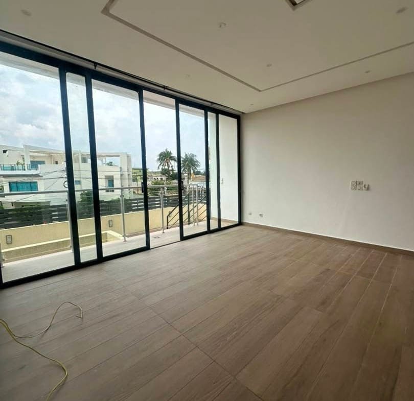 Villa duplex 4 chambres avec grande cour à Akpakpa Jak 11