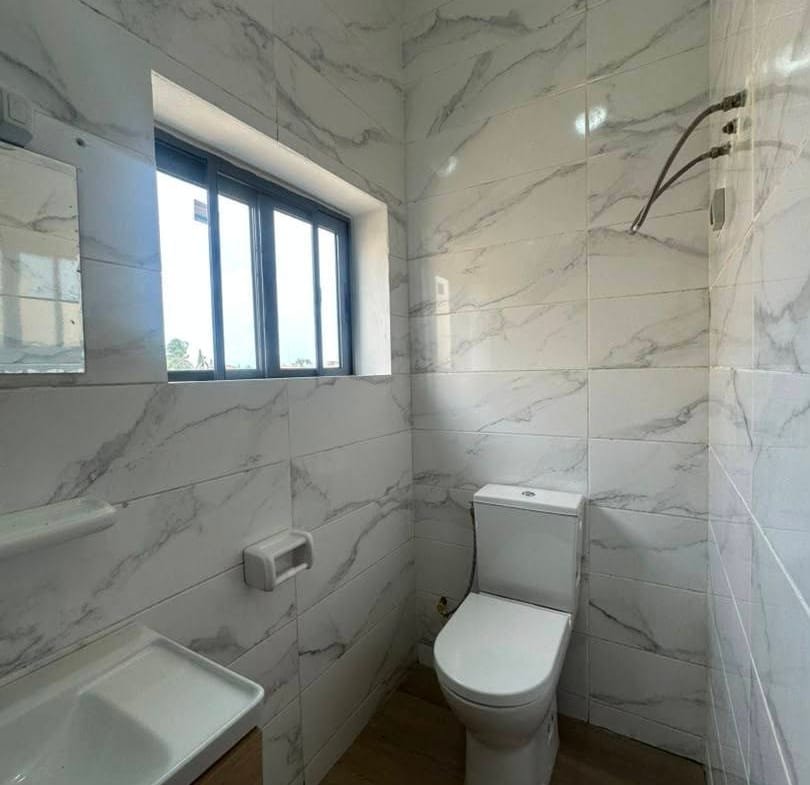 Villa duplex 4 chambres avec grande cour à Akpakpa Jak 14