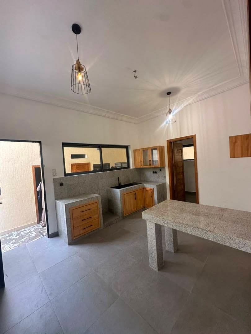 Villa duplex 4 chambres avec grande cour à Akpakpa Jak 15 Villa duplex 4 chambres avec grande cour à Akpakpa Jak 15
