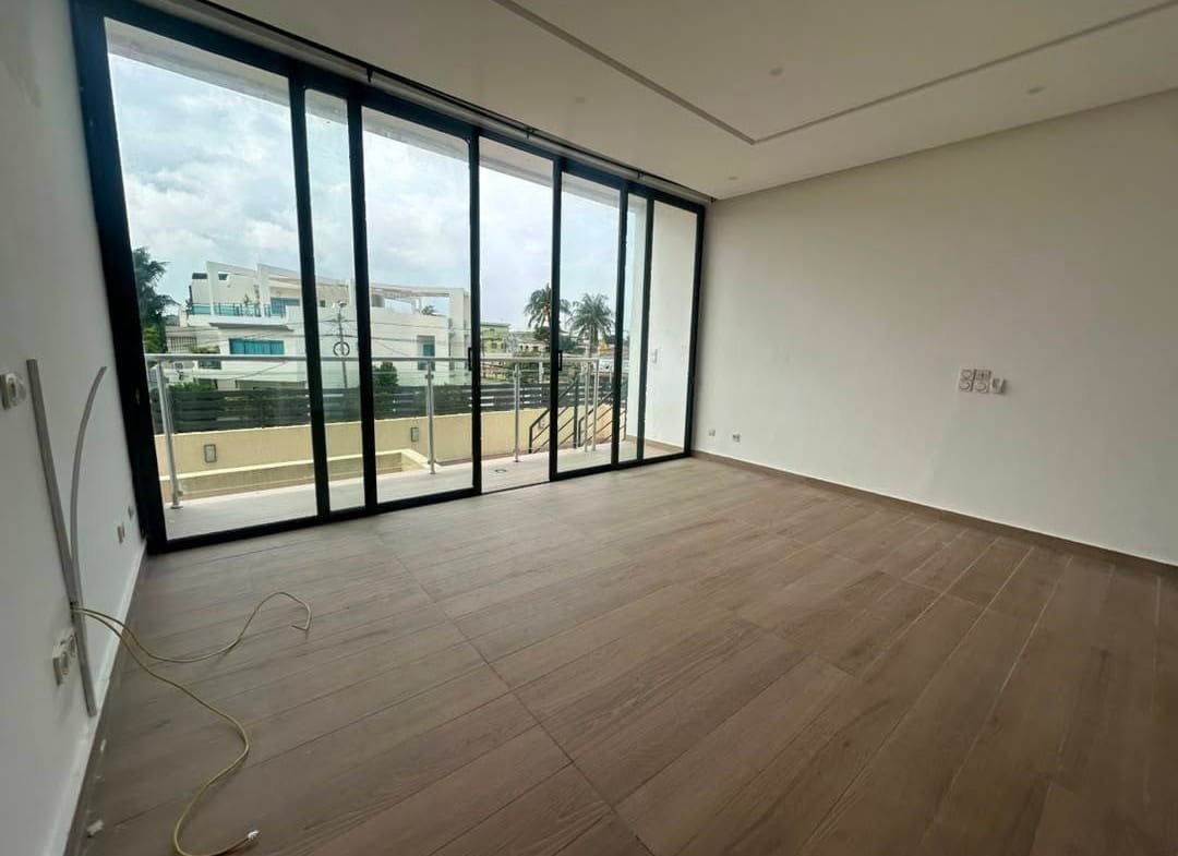 Villa duplex 4 chambres avec grande cour à Akpakpa Jak 2