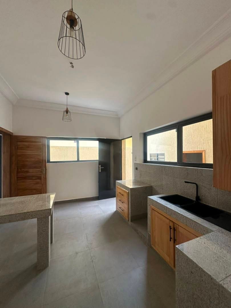 Villa duplex 4 chambres avec grande cour à Akpakpa Jak 7 Villa duplex 4 chambres avec grande cour à Akpakpa Jak 7
