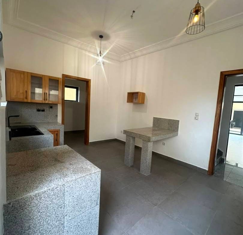 Villa duplex 4 chambres avec grande cour à Akpakpa Jak 9
