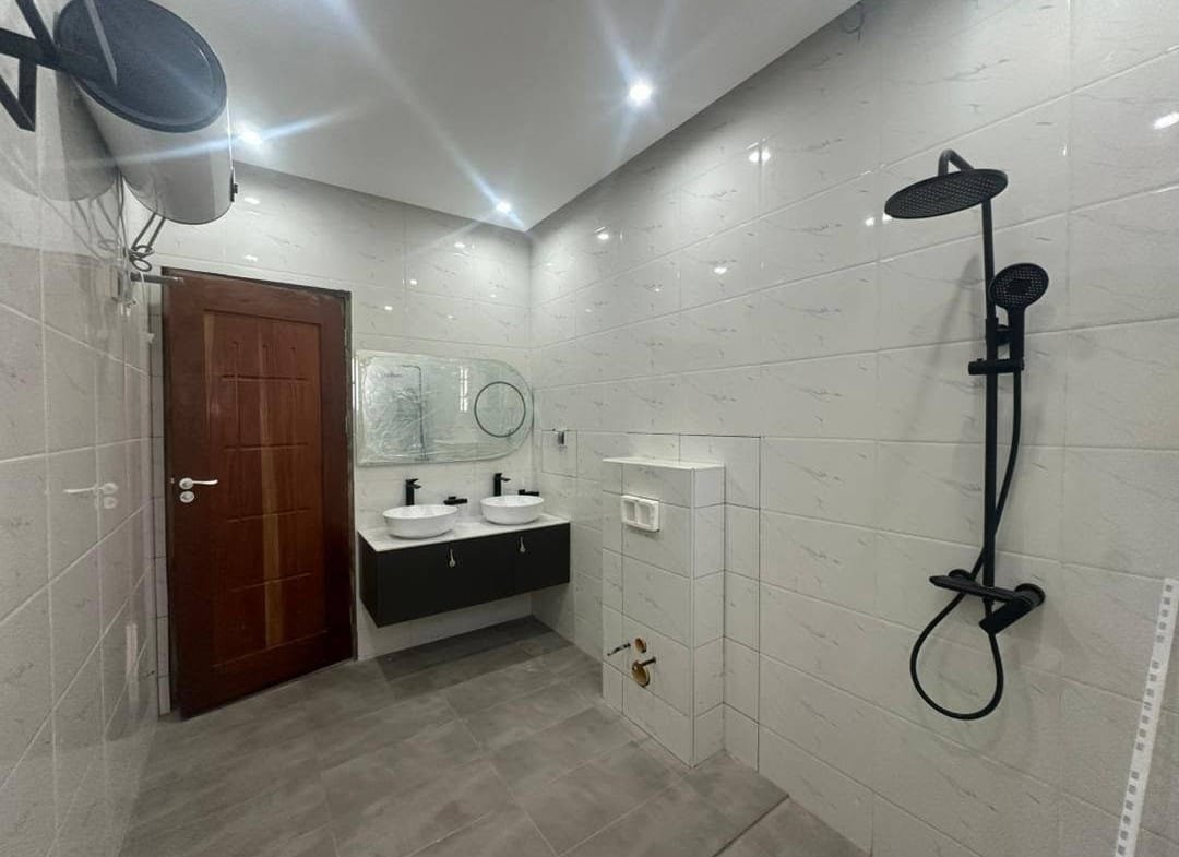 Villa duplex avec piscine à Fidjrossè Togbin Plage 12