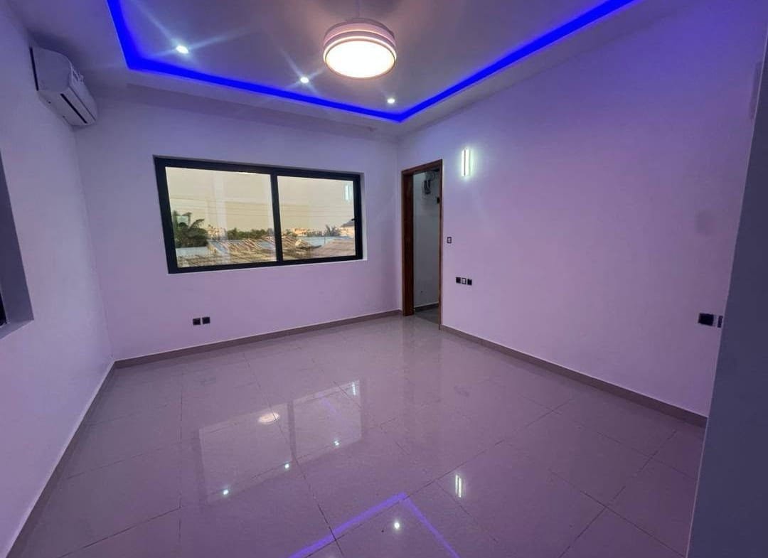 Villa duplex avec piscine à Fidjrossè Togbin Plage 20