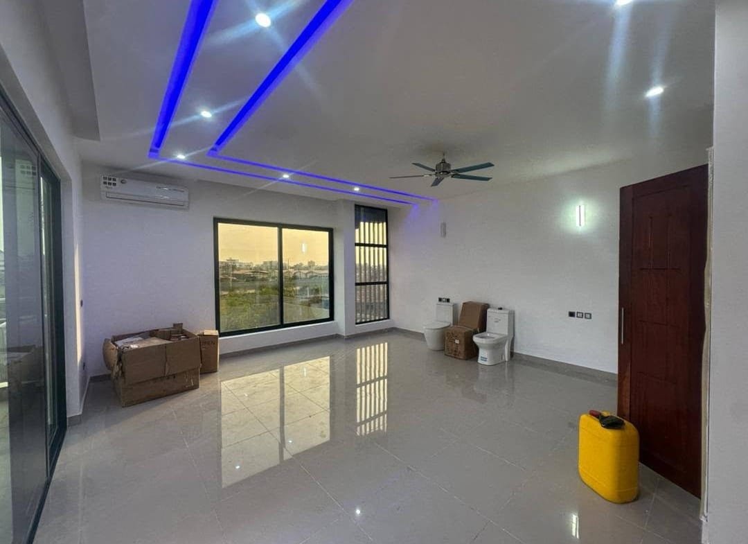 Villa duplex avec piscine à Fidjrossè Togbin Plage 22