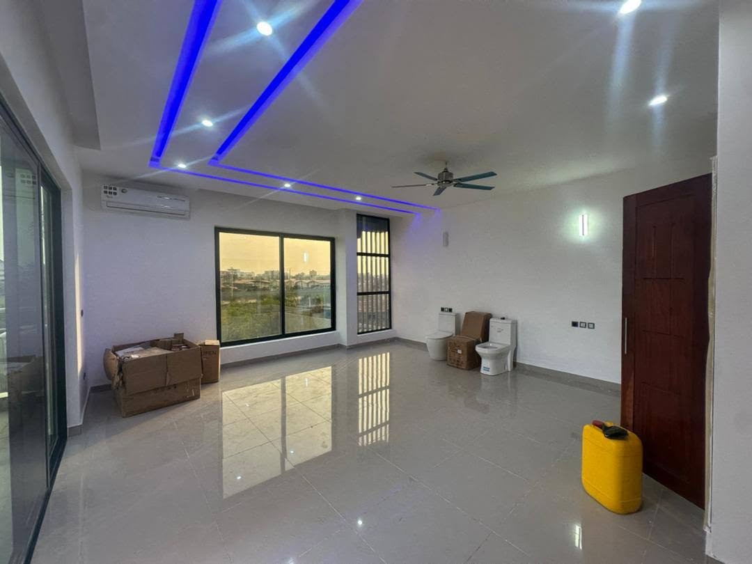 Villa duplex avec piscine à Fidjrossè Togbin Plage 22