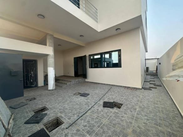 Villa duplex avec piscine à Fidjrossè Togbin Plage
