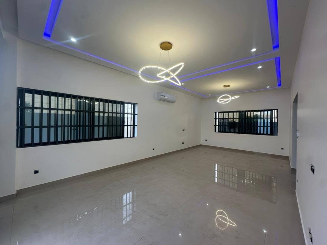 Villa duplex avec piscine à Fidjrossè Togbin Plage 8
