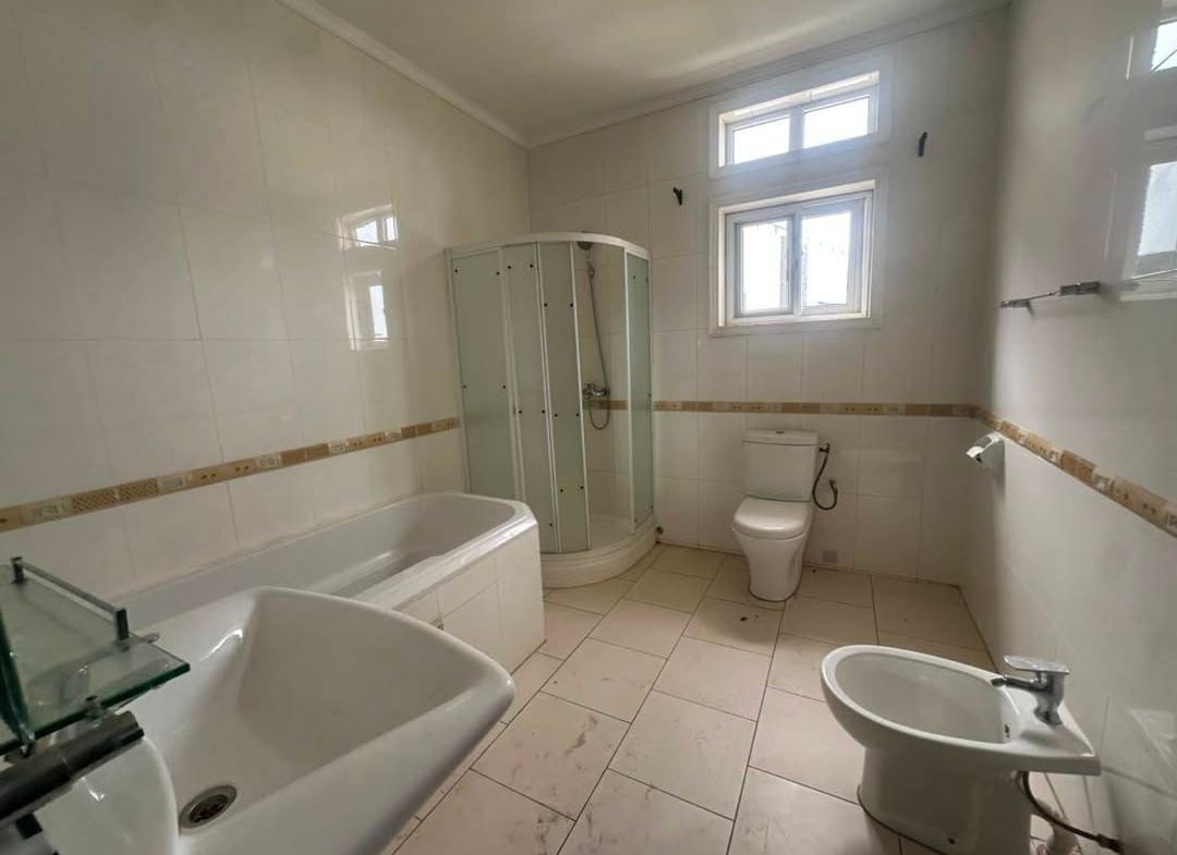 Villa duplex avec piscine à louer derrière Erevan 10