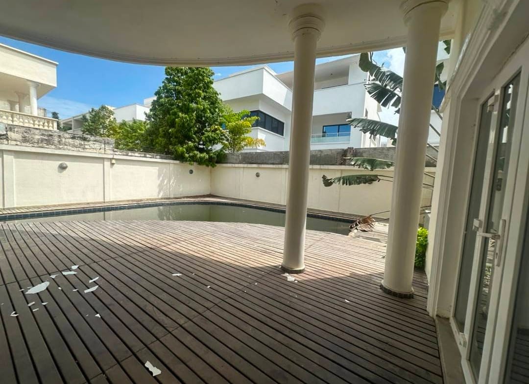 Villa duplex avec piscine à louer derrière Erevan