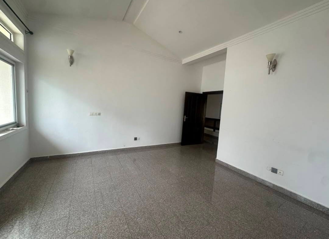 Villa duplex avec piscine à louer derrière Erevan 11