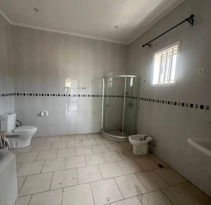 Villa duplex avec piscine à louer derrière Erevan 14