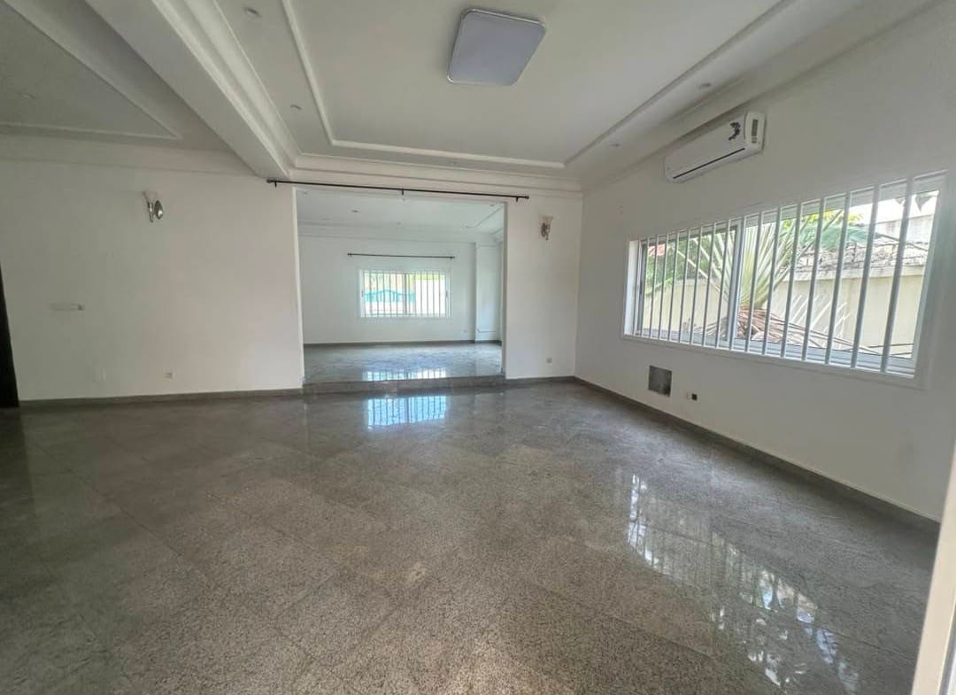 Villa duplex avec piscine à louer derrière Erevan 3